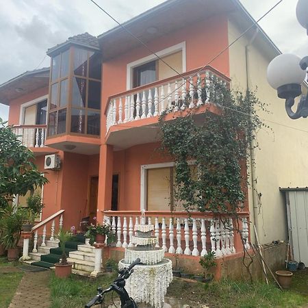 Friends Hostel & Tours Шкодер Екстер'єр фото